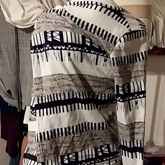 Cardigan - Picture 3 of 5